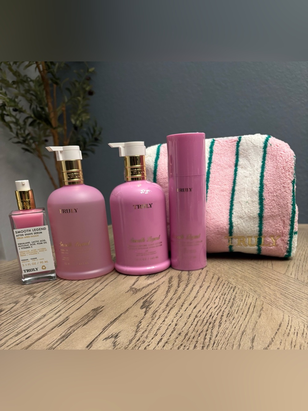 NWT TRULY Smooth Legend 5-Piece Body Care Gift Set